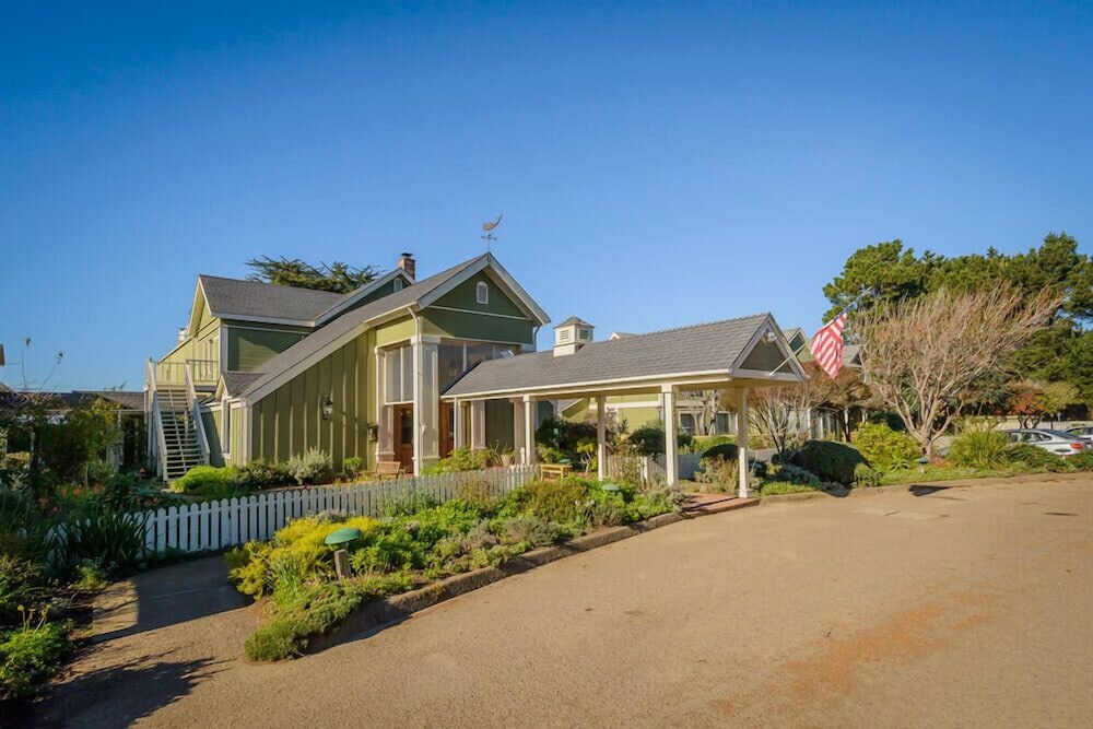 hill house inn