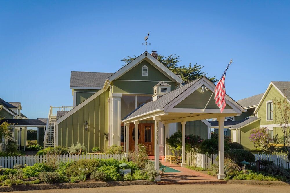 hill house inn