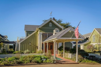 hill house inn