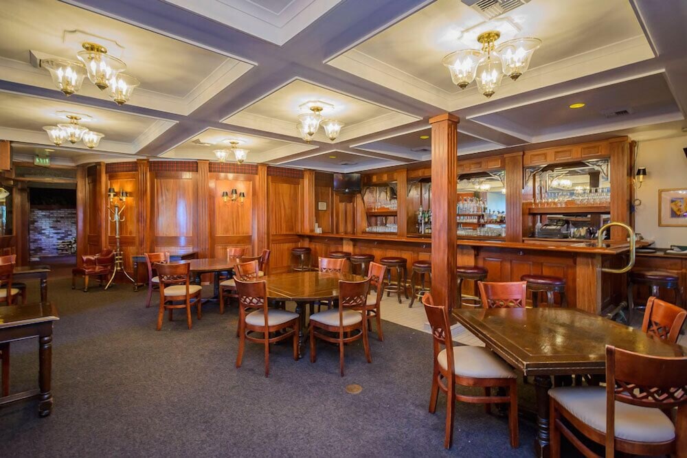 hill house inn