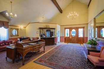 hill house inn