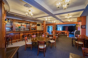 hill house inn