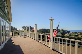 hill house inn