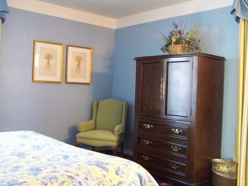 hill house inn