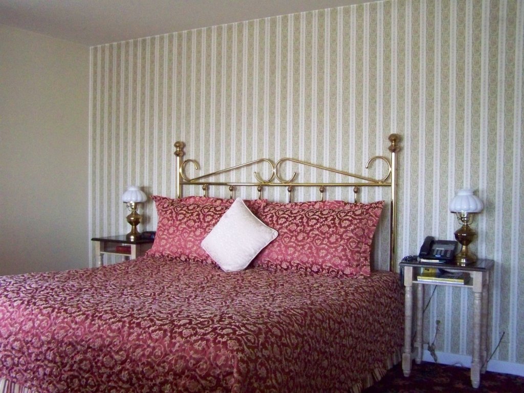 hill house inn