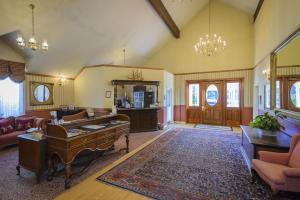 hill house inn