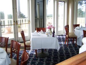 hill house inn