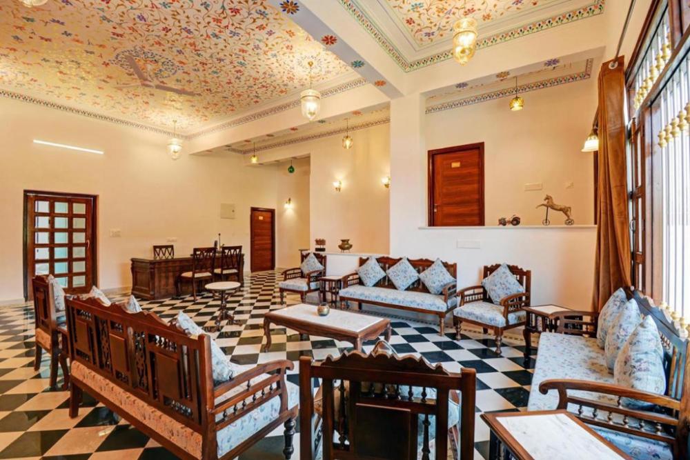 treebo trend karohi villa