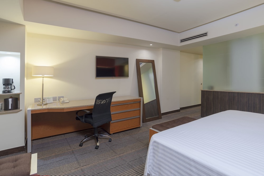 holiday inn mexico city plaza universidad by ihg