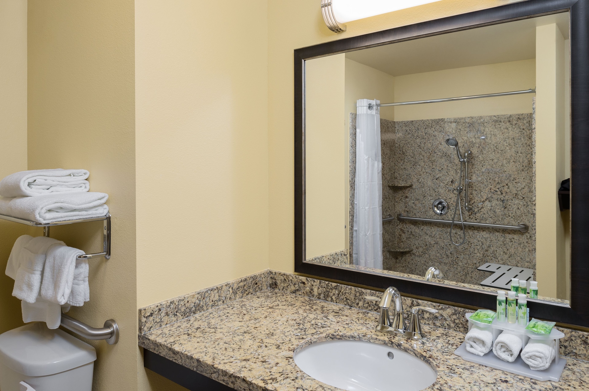 holiday inn express klamath redwood ntl pk area