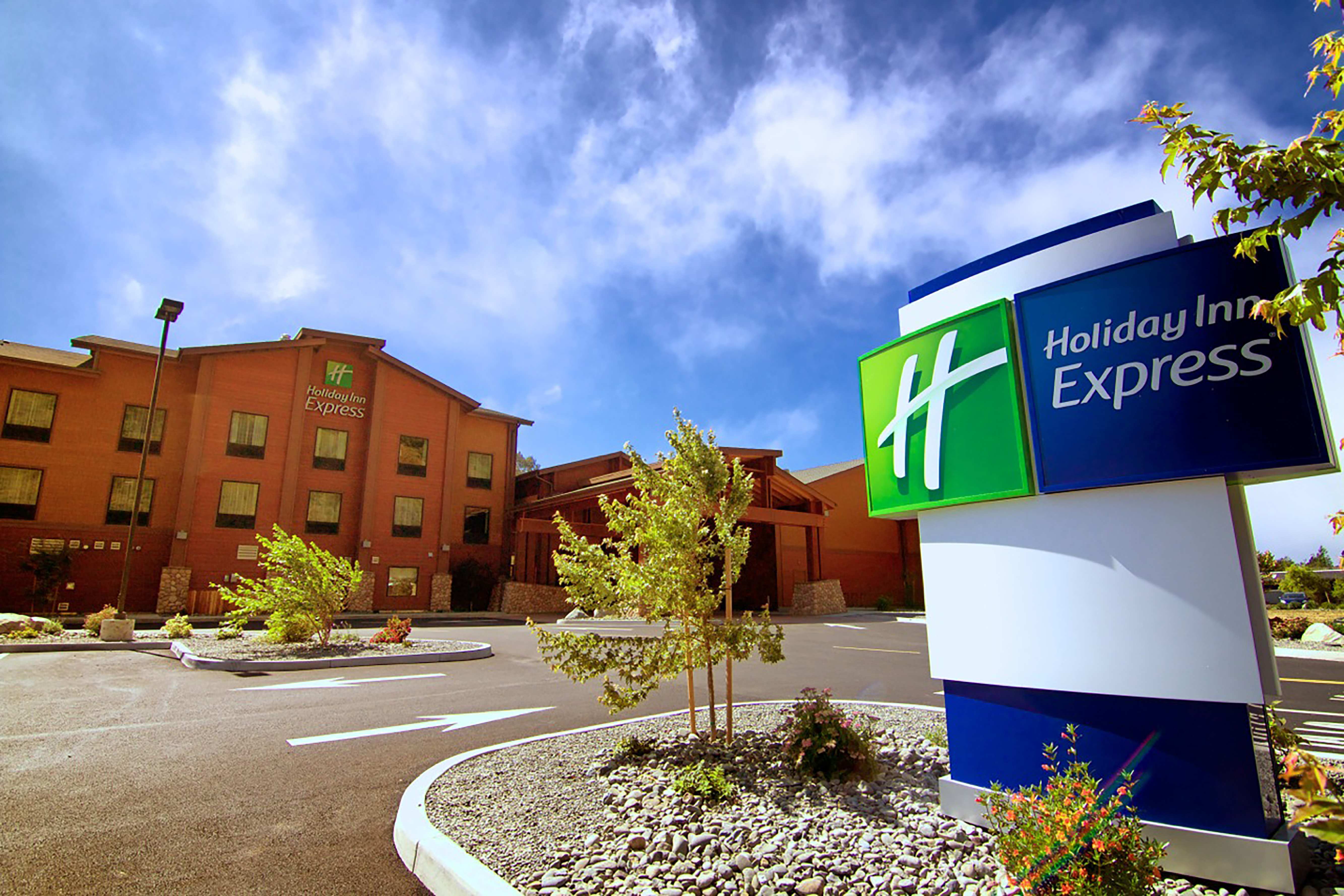 holiday inn express klamath redwood ntl pk area
