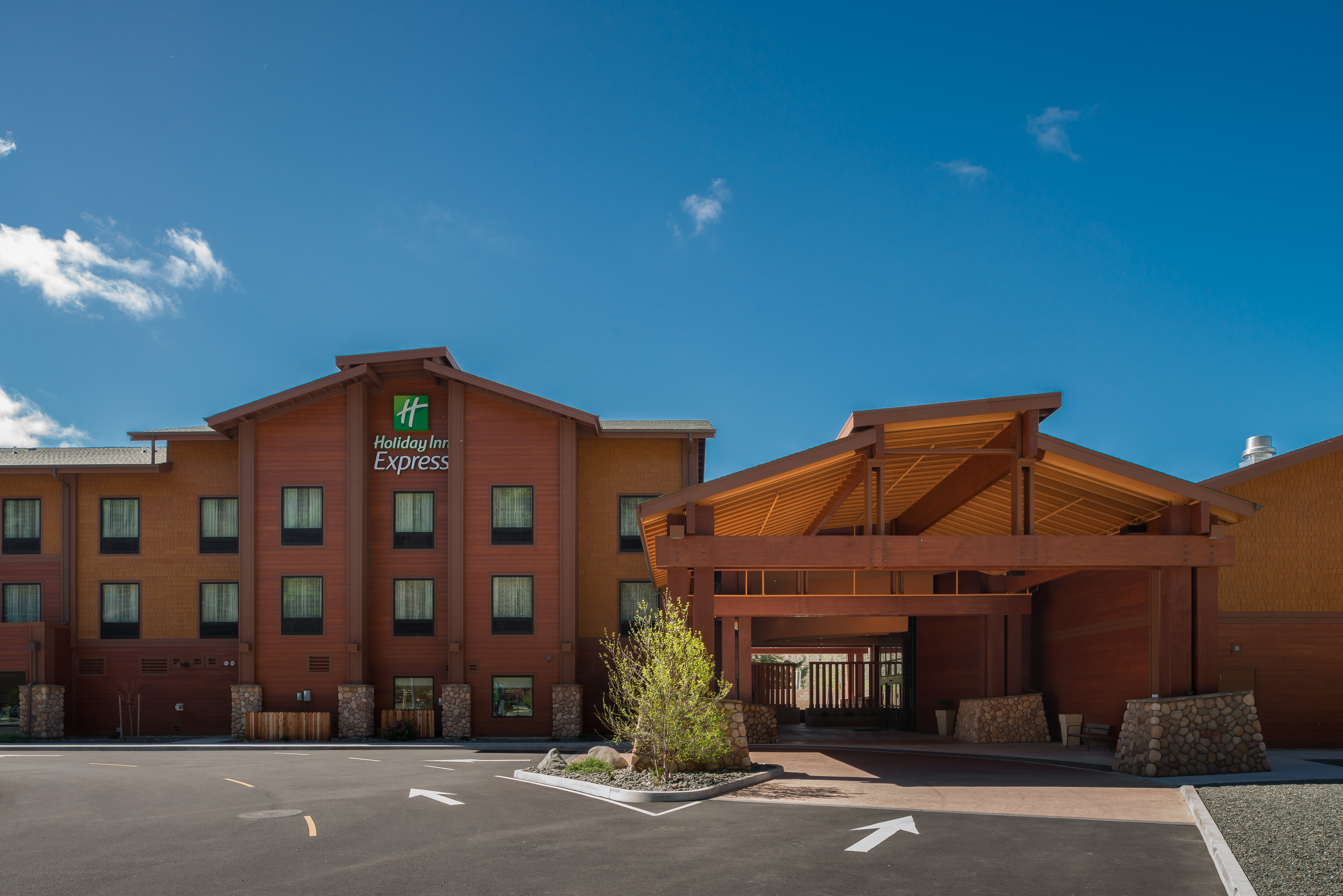 holiday inn express klamath redwood ntl pk area