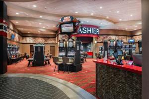 holiday inn express klamath redwood ntl pk area