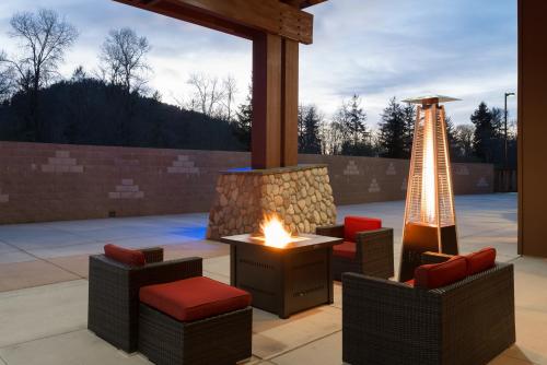 holiday inn express klamath redwood ntl pk area