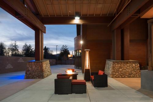 holiday inn express klamath redwood ntl pk area