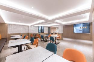 hanting hotel zhenjiang railway station north square