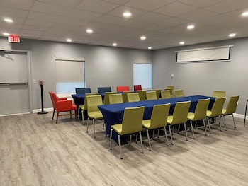 holiday inn express metropolis by ihg