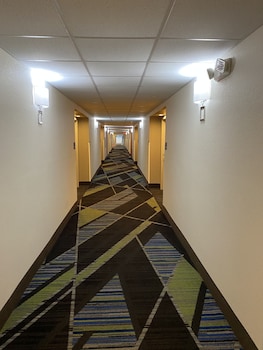 holiday inn express metropolis by ihg