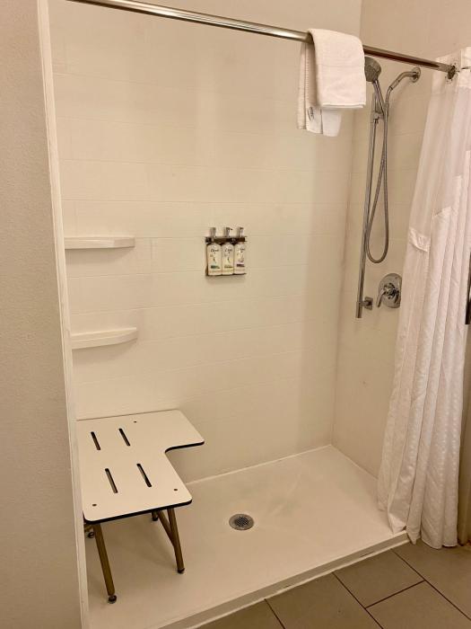 holiday inn express metropolis by ihg