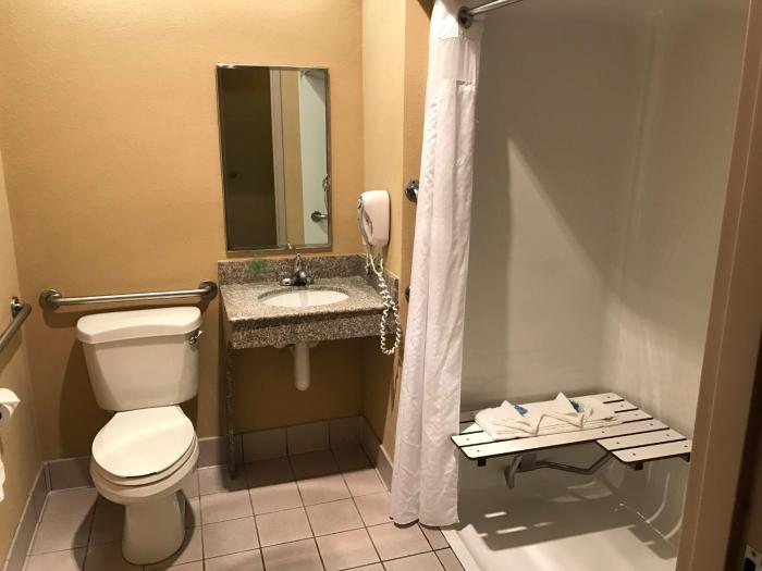 holiday inn express metropolis by ihg
