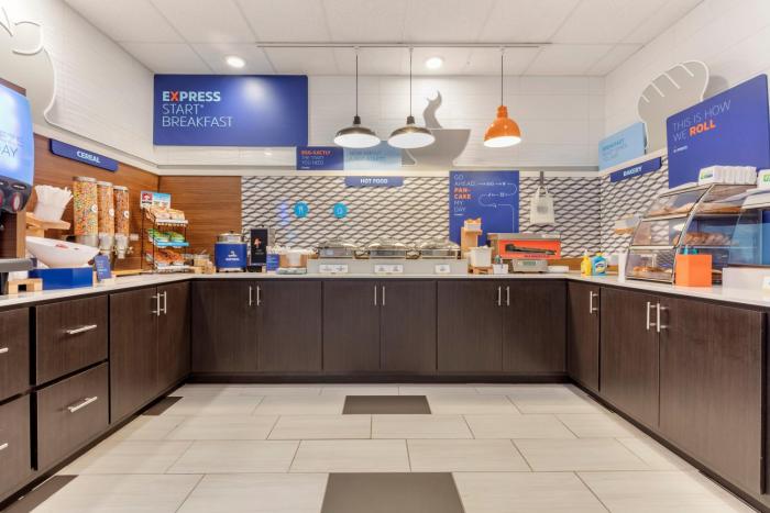 holiday inn express metropolis by ihg