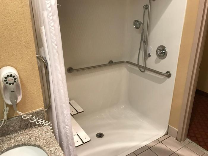 holiday inn express metropolis by ihg