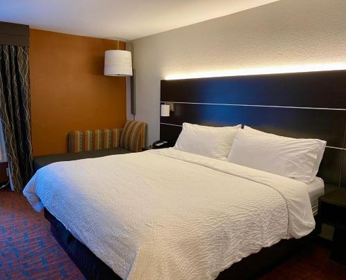 holiday inn express metropolis by ihg