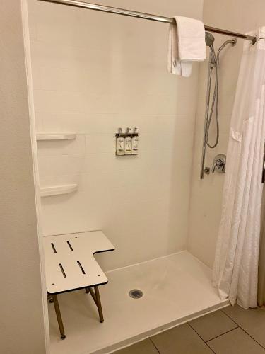 holiday inn express metropolis by ihg