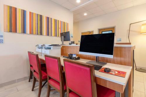 holiday inn express metropolis by ihg