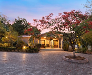 click resort corbett tiger den