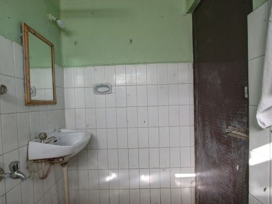 Spot On 43256 Hotel Anandha,Puducherry>>Pondicherry,2 star