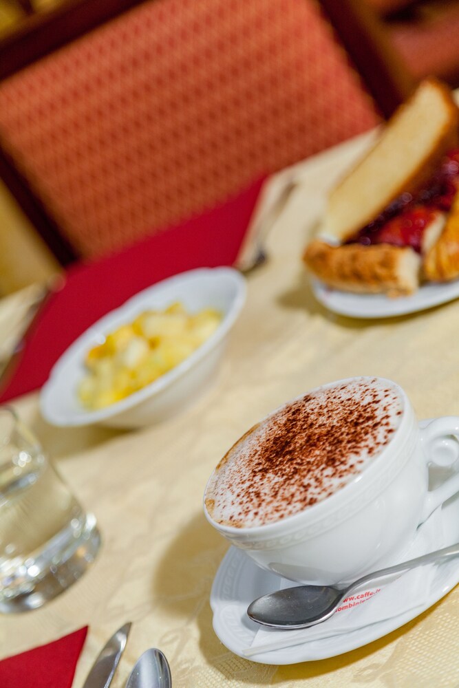 Hotel Regina Elena,Sardinia>>Olbia,4 star