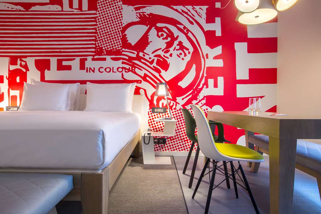 radisson red brussels