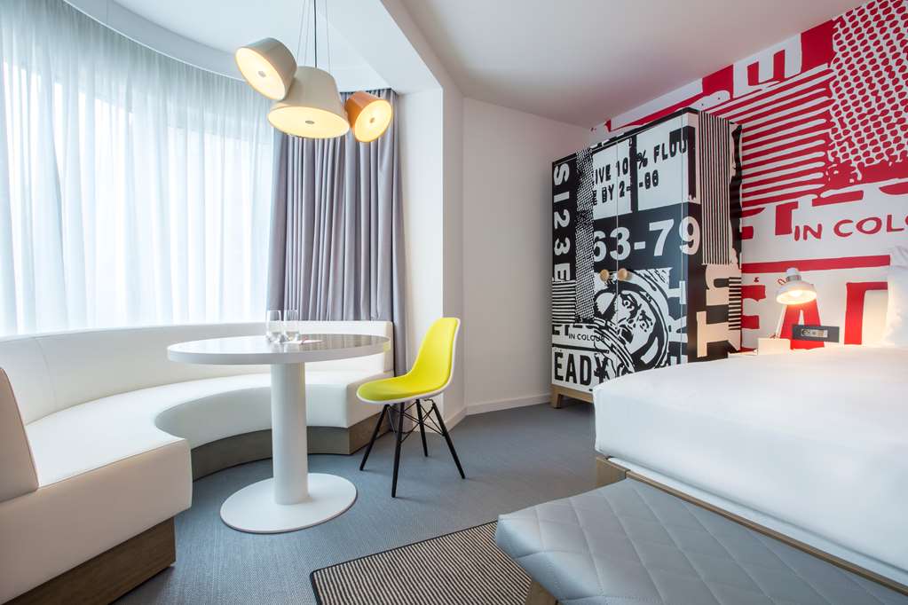 radisson red brussels