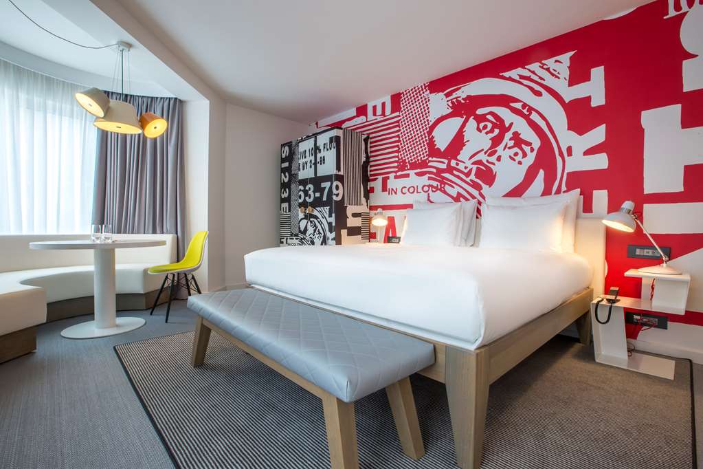 radisson red brussels