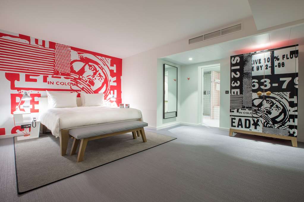 radisson red brussels