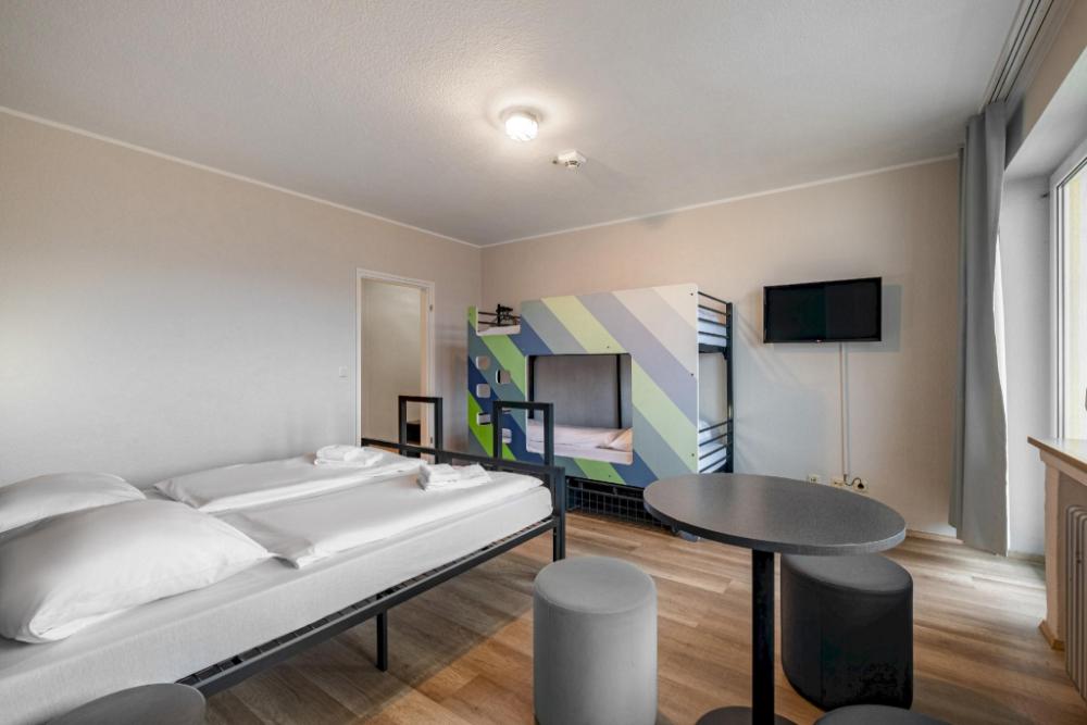 aando munich hauptbahnhof