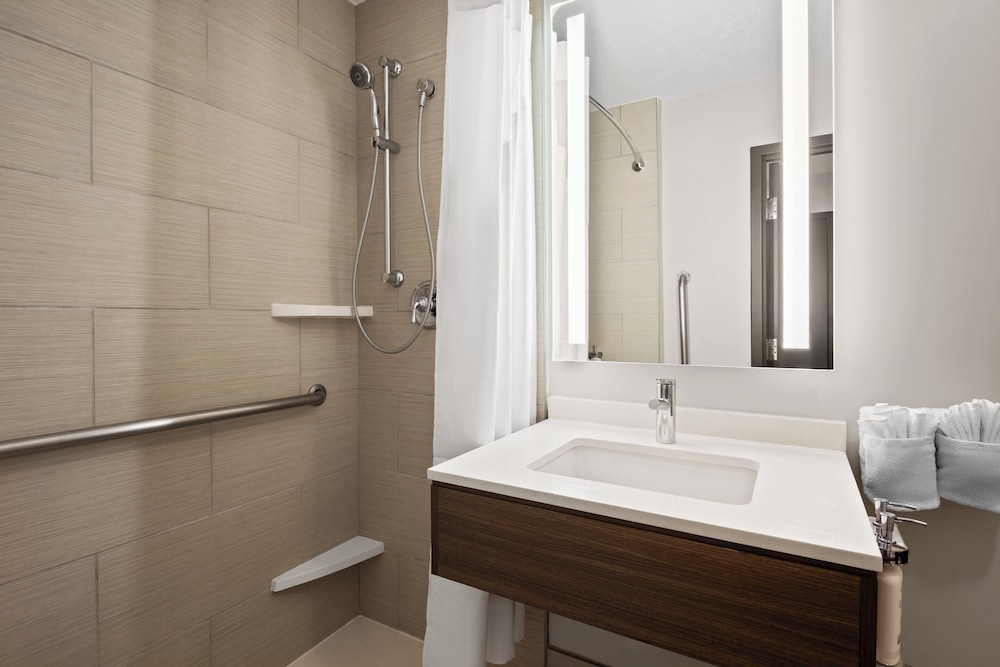 holiday inn and suites albuquerque airport by ihg