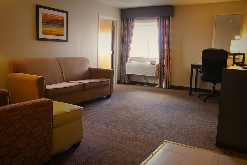 holiday inn and suites albuquerque airport by ihg