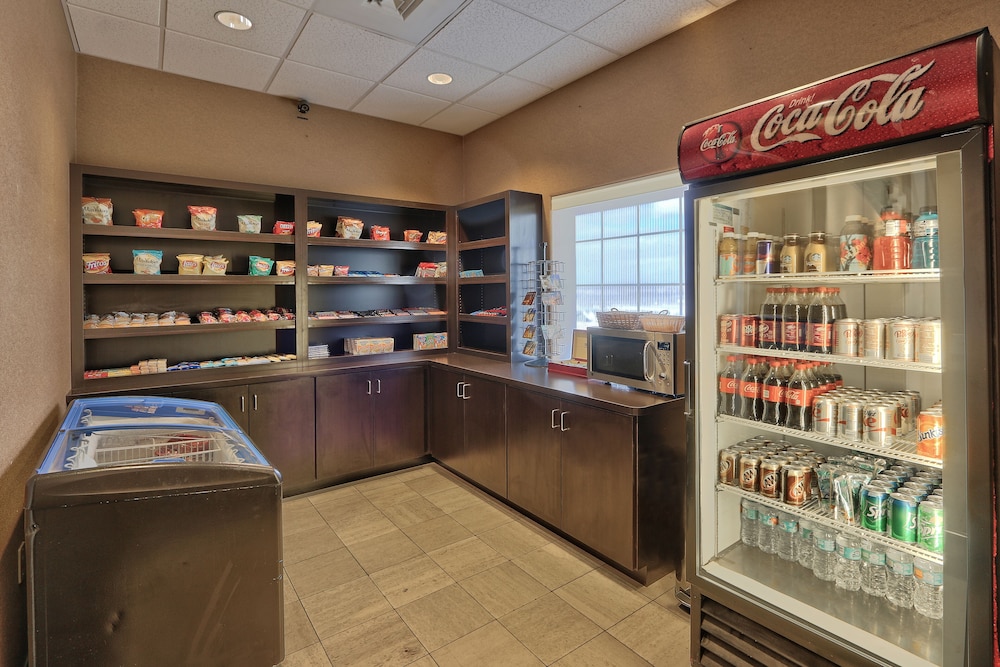 holiday inn and suites albuquerque airport by ihg