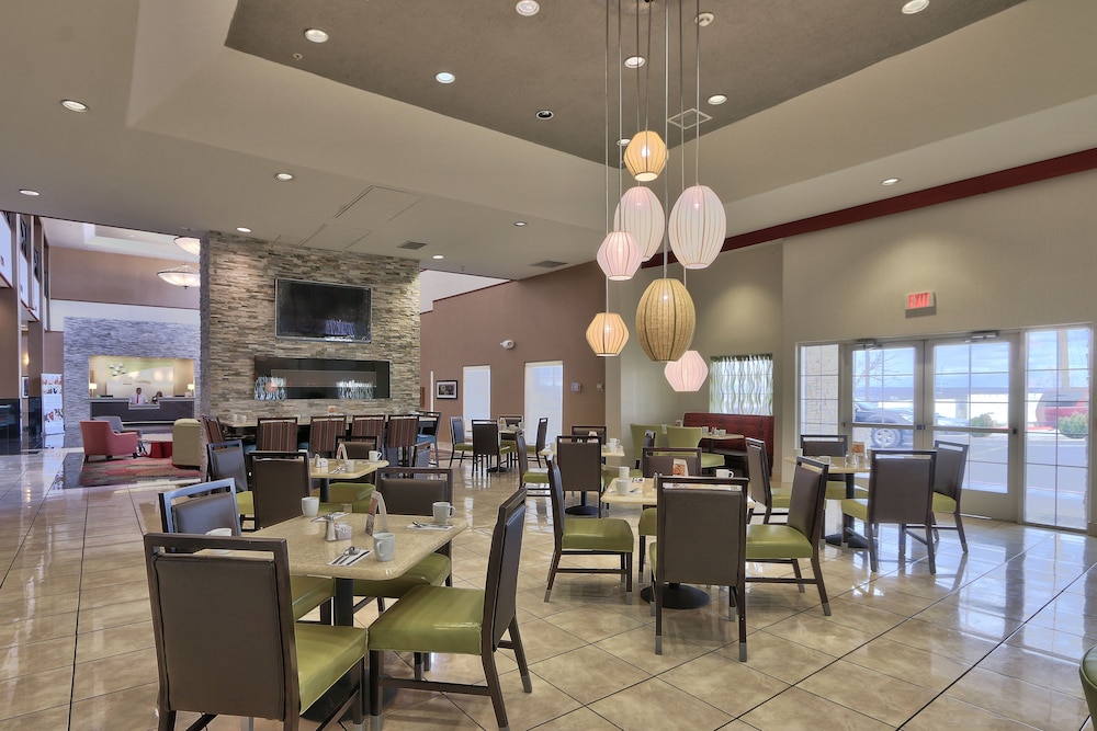 holiday inn and suites albuquerque airport by ihg