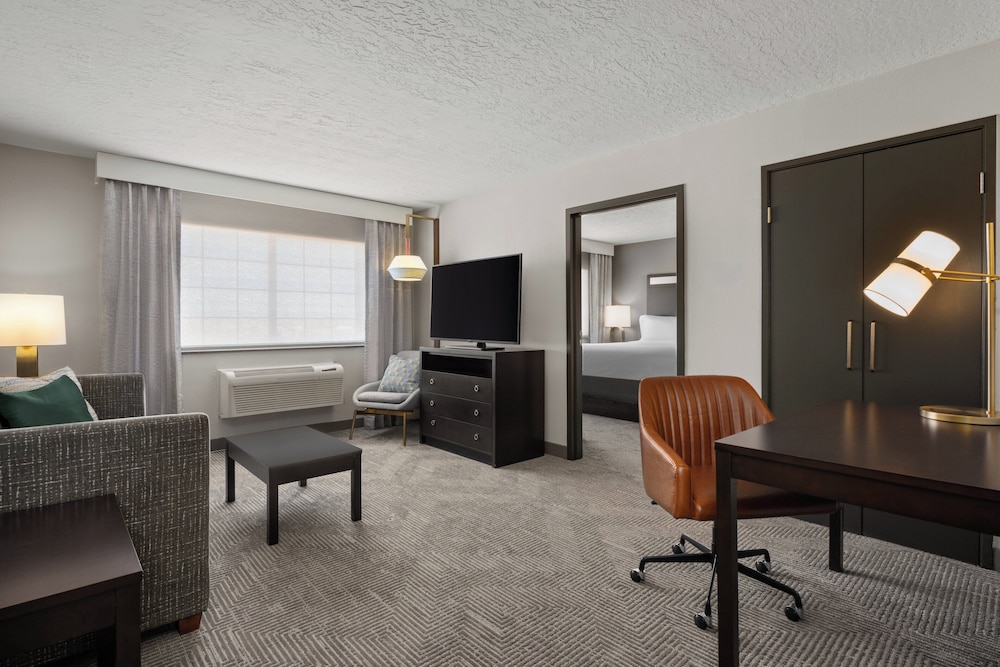 holiday inn and suites albuquerque airport by ihg