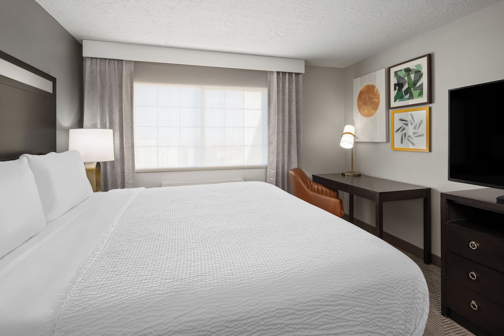 holiday inn and suites albuquerque airport by ihg