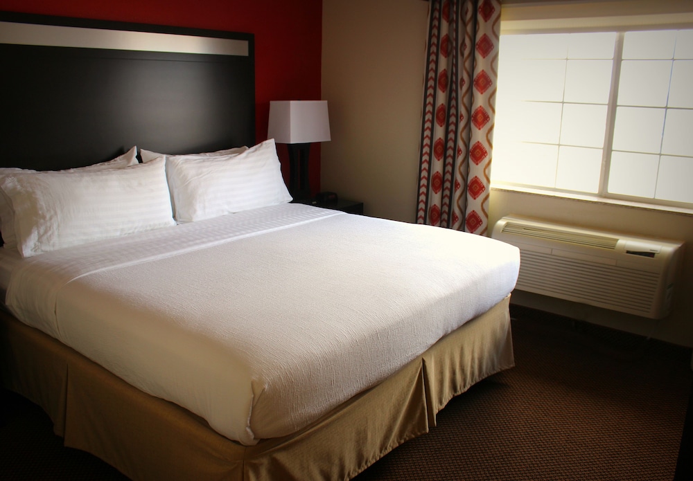 holiday inn and suites albuquerque airport by ihg