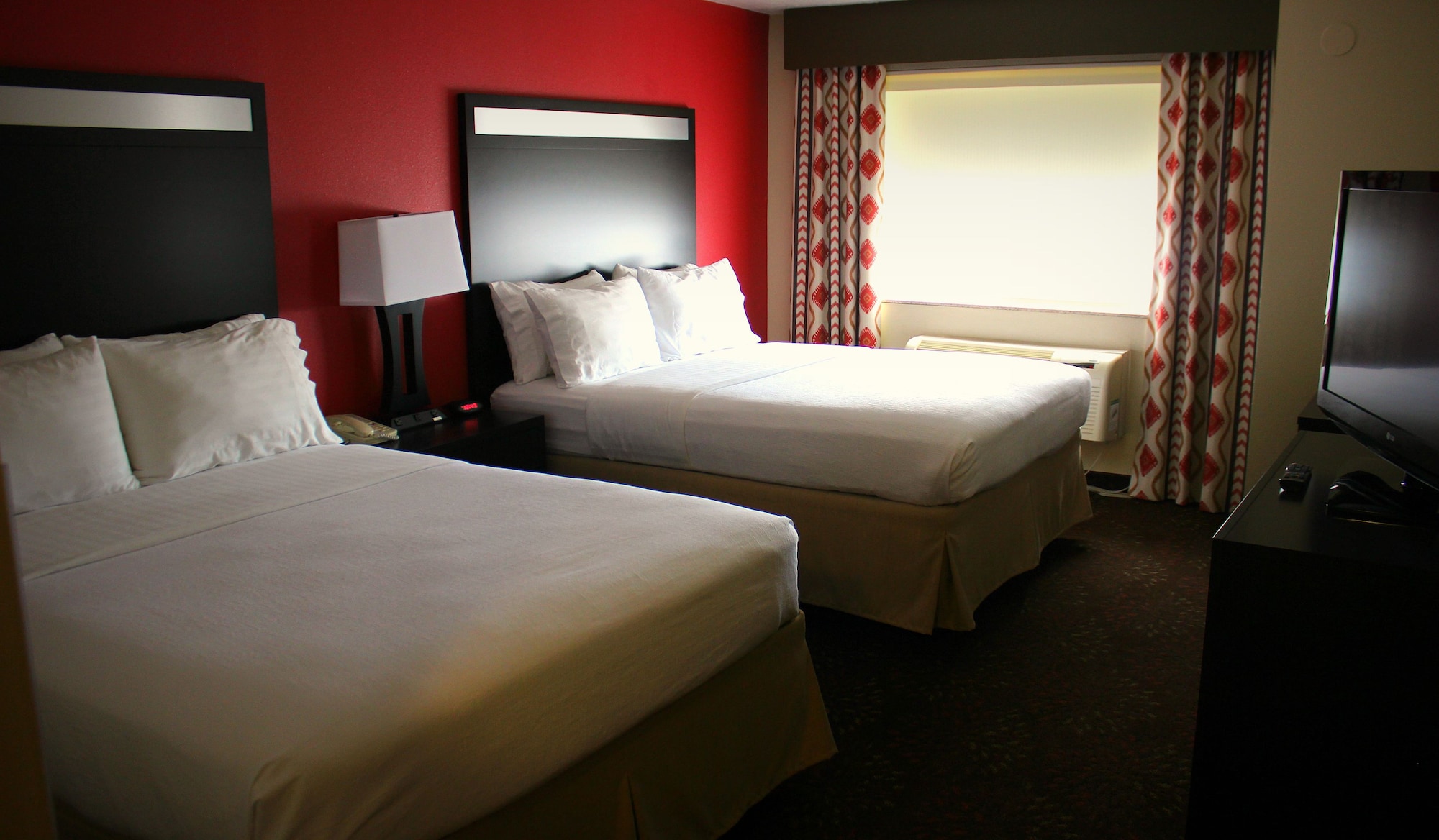 holiday inn and suites albuquerque airport by ihg