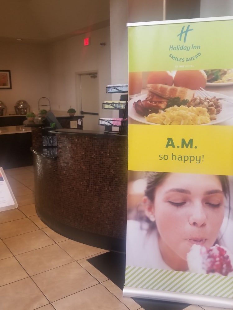 holiday inn and suites albuquerque airport by ihg