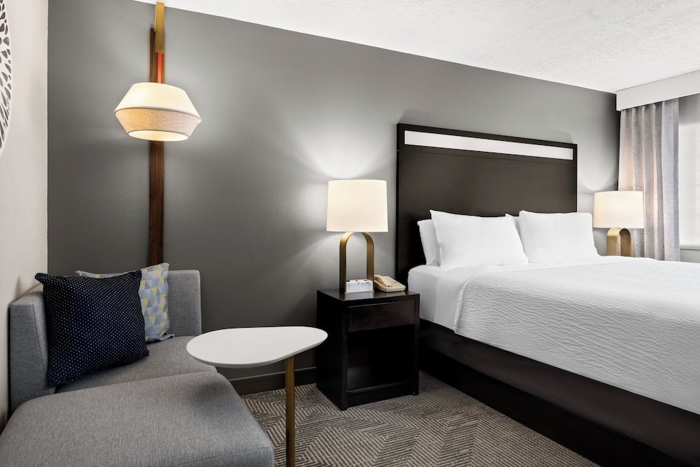 holiday inn and suites albuquerque airport by ihg