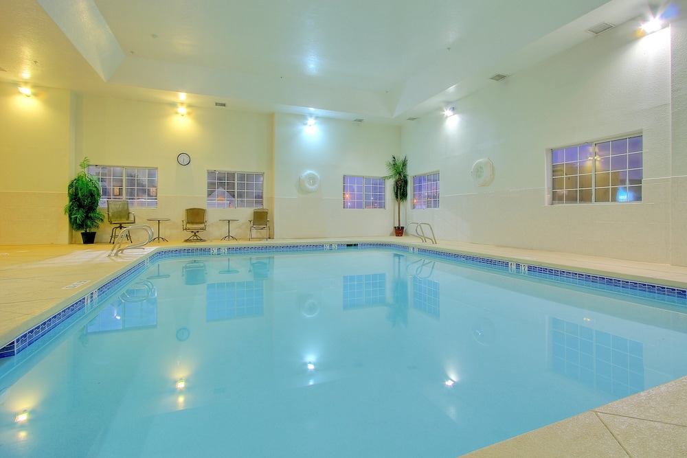 holiday inn and suites albuquerque airport by ihg