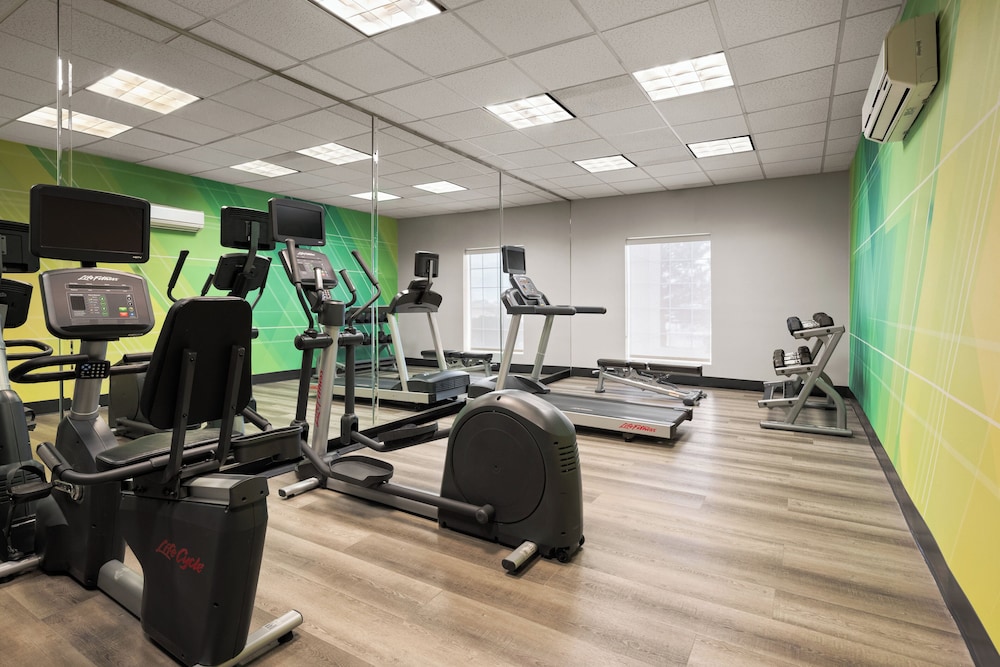 holiday inn and suites albuquerque airport by ihg