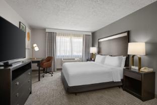 holiday inn and suites albuquerque airport by ihg